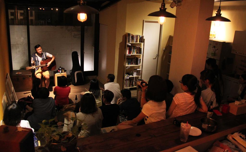 Flip Flop Hostel - Main Station Taipei Extérieur photo