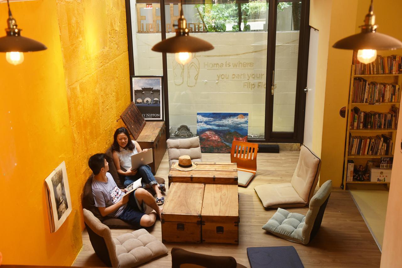 Flip Flop Hostel - Main Station Taipei Extérieur photo