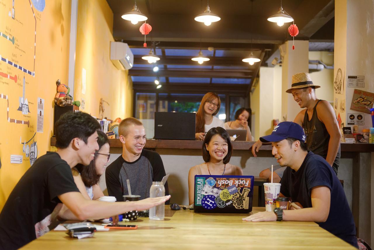 Flip Flop Hostel - Main Station Taipei Extérieur photo