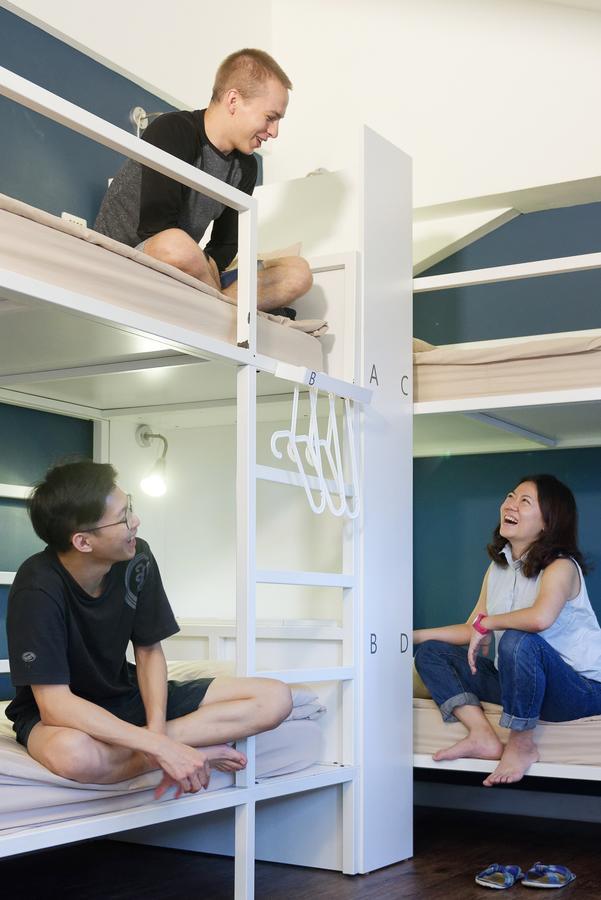 Flip Flop Hostel - Main Station Taipei Extérieur photo