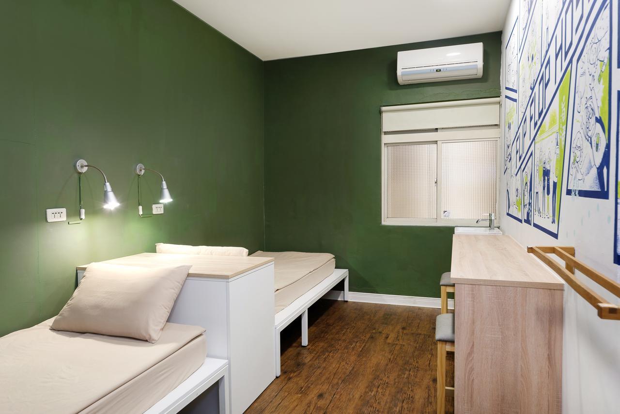 Flip Flop Hostel - Main Station Taipei Extérieur photo