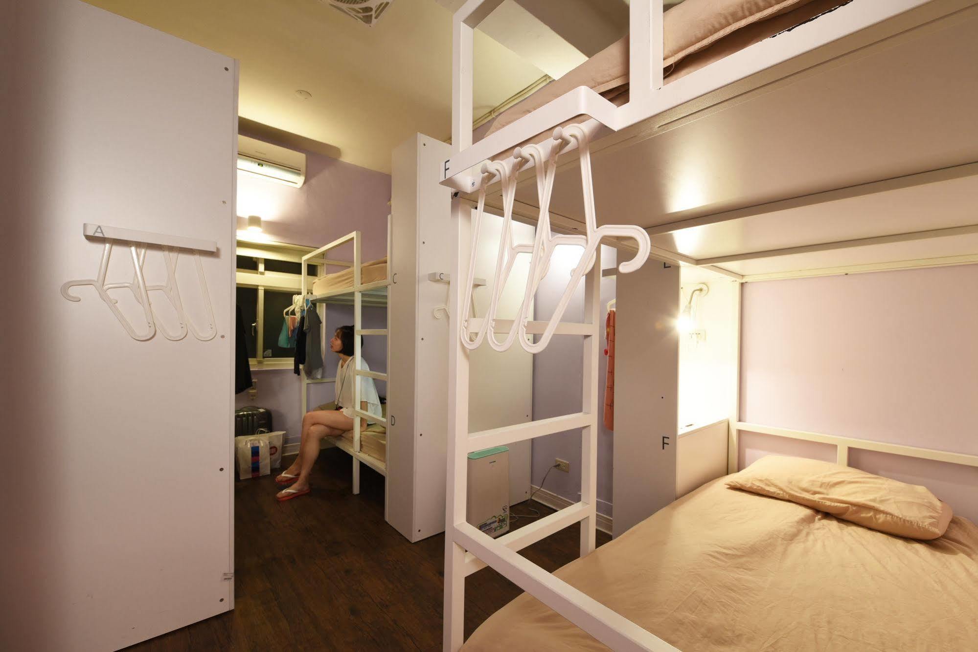 Flip Flop Hostel - Main Station Taipei Extérieur photo